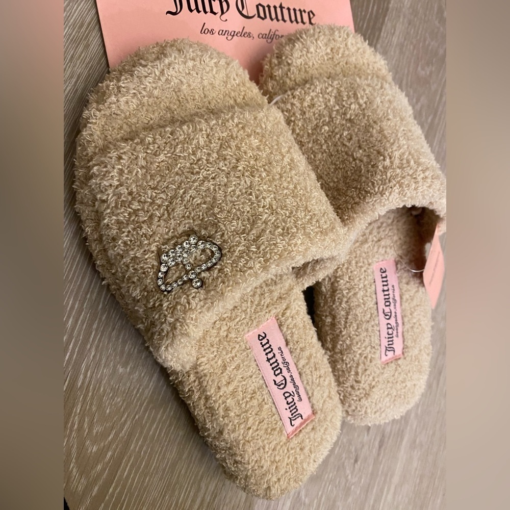NWT Juicy Couture fuzzy bouchle slippers size 5-6